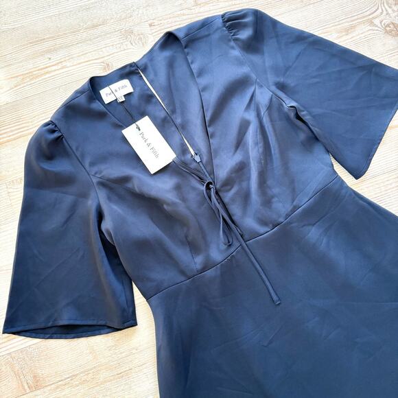 New Park & Fifth Kendal Tie Midi Dress Navy Bubble Satin Medium - Picture 2 of 10